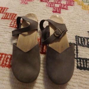 Grey Sven Clogs